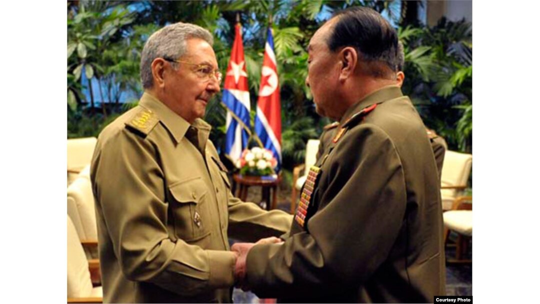 Raúl Castro recibe en La Habana al jefe del EMG de Corea del Norte
