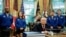 Trump se reúne en la Casa Blanca con astronautas del Artemis II. Foto: Reuters/Evelyn Hockstein 