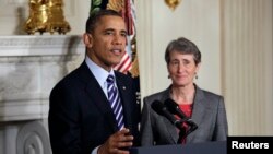 El presidente Obama con Sally Jewell