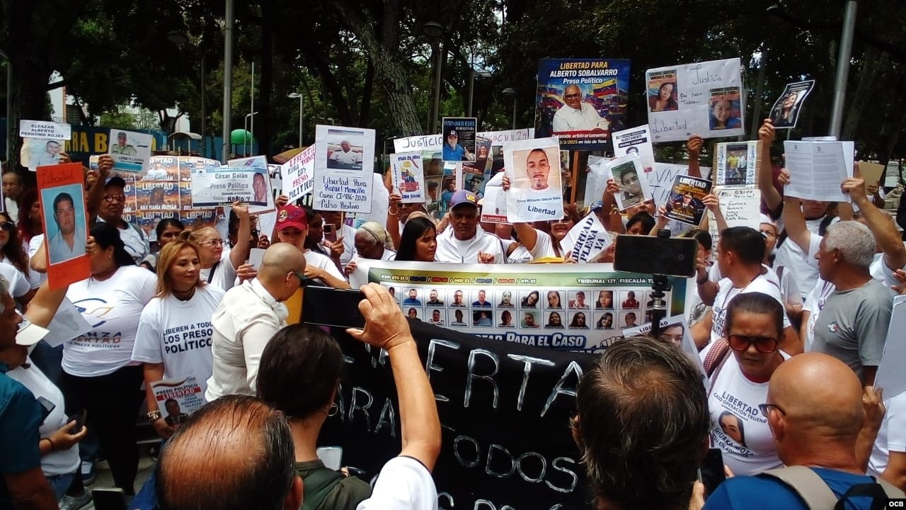 Familiares de presos políticos protestan en Caracas y exigen la liberación de todos los detenidos