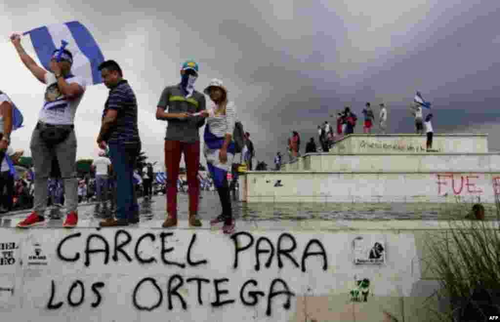 Cárcel para Ortega, leen en los muros de Nicaragua.