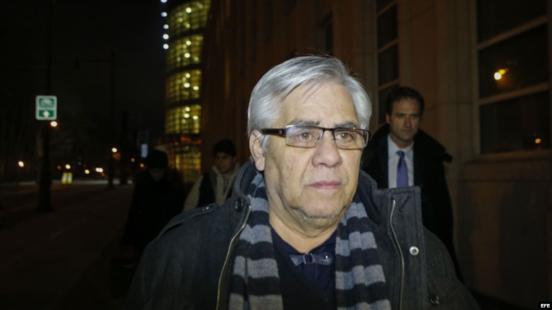 El ex magistrado guatemalteco Héctor Trujillo (izda). 