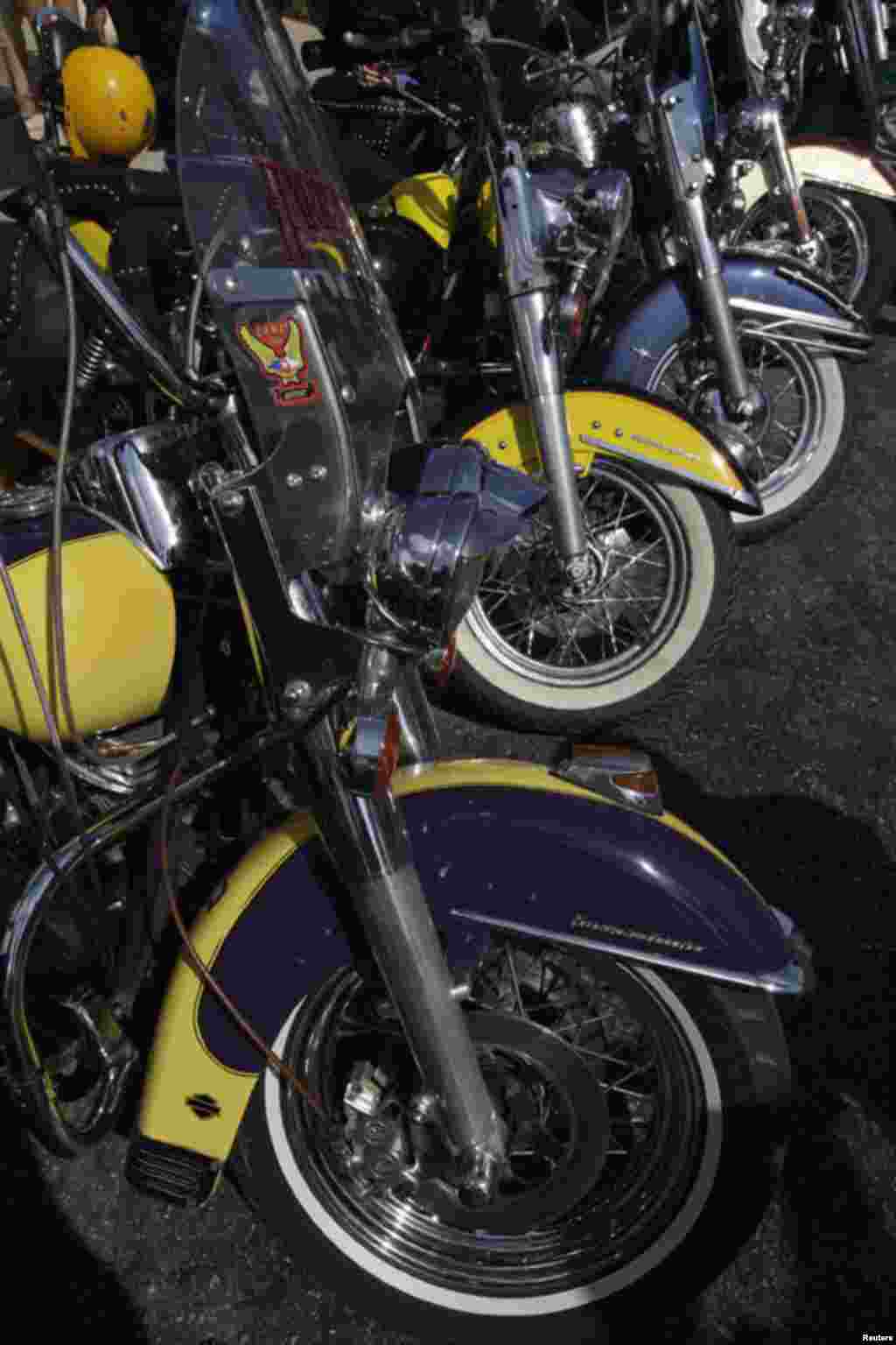 Por décadas esas motos "caminaron" gracias a adaptaciones e inventos de los mecánicos locales que usaron bovinas y pistones rusos, ruedas y llantas de autos, y piezas hechas en torno.