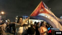 Exiliados de Miami celebran la muerte de Fidel Castro. (Foto: Carlos Ojeda)