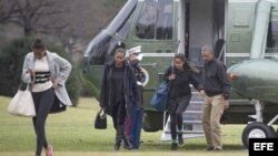 Obama regresa a Washington D.C. 