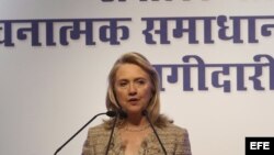 Hillary Clinton durante su visita a la India