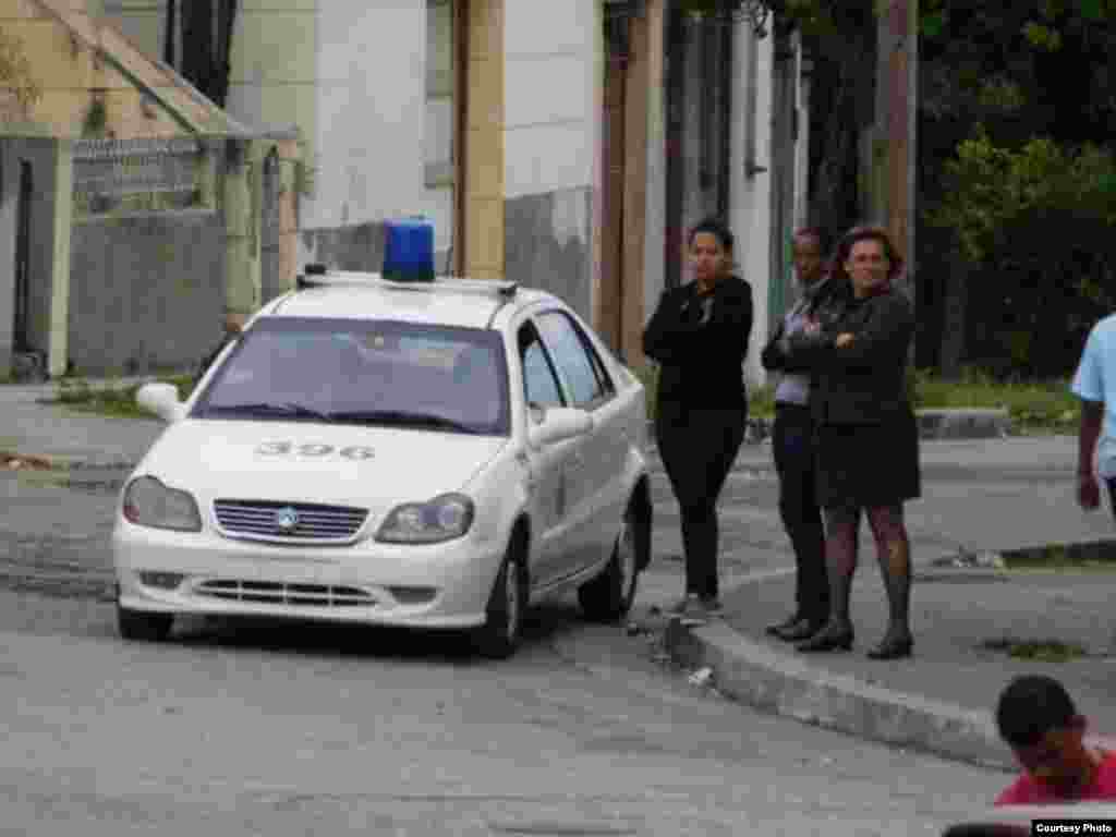 Patrulla policial utilizada contra activistas de #TodosMarchamos.