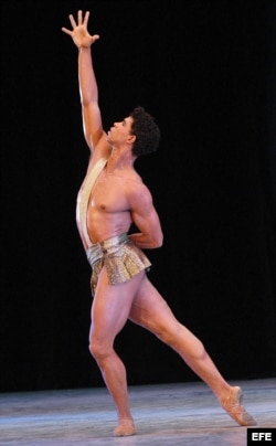 El ex primer bailarín del Ballet Nacional de Cuba, Carlos Acosta.