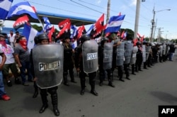 Policía en Nicaragua protege a manifestantes prosandinistas