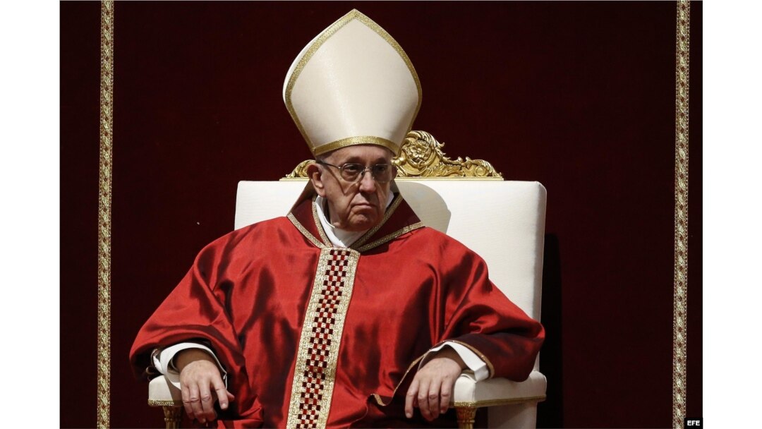 El papa Francisco celebra la Pasión del Señor