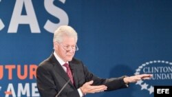 El exmandatario estadounidense Bill Clinton habla durante la clausura de la conferencia Futuro de las Américas organizada por la Fundación Clinton en Coral Gables. 