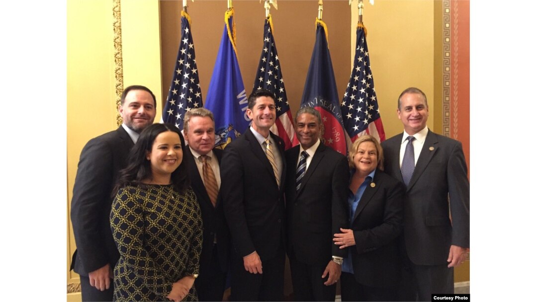 Biscet con Paul Ryan y otros legisladores