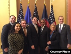 Biscet con Paul Ryan y otros legisladores