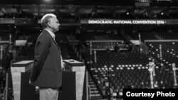 Tim Kaine, vicepresidente en la boleta demócrata