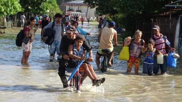 "Obligatoriamente tenemos que comprar el agua" - noviembre 14, 2025