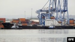 Buque Chong Chon Gang, de Corea del Norte, atracado en el muelle de Manzanillo de la caribeña ciudad de Colón (Panamá) el 16 de julio del 2013. 