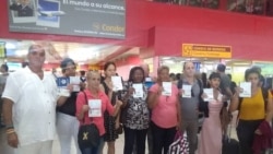 Hoy con José Díaz Silva, Guillermo del Sol, Mario Félix Lleonart, Henry Constatin, Moisés Leonardo Rodríguez, Yadira Serrano, Nelson Gandulla, Olaine Tejada Beltrán y María Elena Cruz Varela