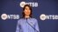Deborah Hersman, de la Agencia de Seguridad del Transporte de Estados Unidos (NTSB).