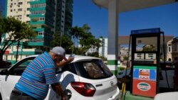Info Martí | Cuba: Gasolina especial solo en dólares