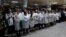 Un grupo de médicos cubanos fue recibido en una ceremonia a su llegada al Aeropuerto Internacional José Martí de La Habana.