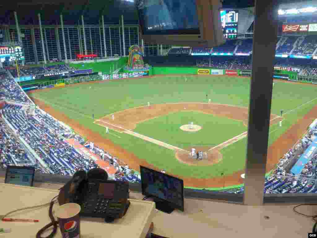 Vista desde el salón de la prensa en el nuevo estadio de los Marlins. Foto/ Hector Carrillo