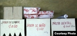 Hace años que el jabón y otros artículos de aseo dejaron de tener en Cuba precios subsidiados como os que aparecen en la foto