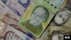 En la imagen, billetes de bolívares venezolanos.