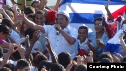 "Arnaldo y su Talisman" executes act of repudiation against dissidents in Cuba