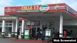 Gasolinera conocida como CUPET, Cuba.