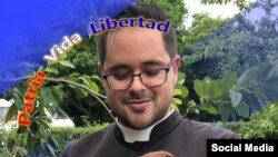 El padre Fernando Gálvez, de Camagüey. (Foto de Facebook).