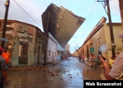 Tornado en Centro Histórico de Camagüey deja casas sin techos. Foto Radio Cadena Agramonte
