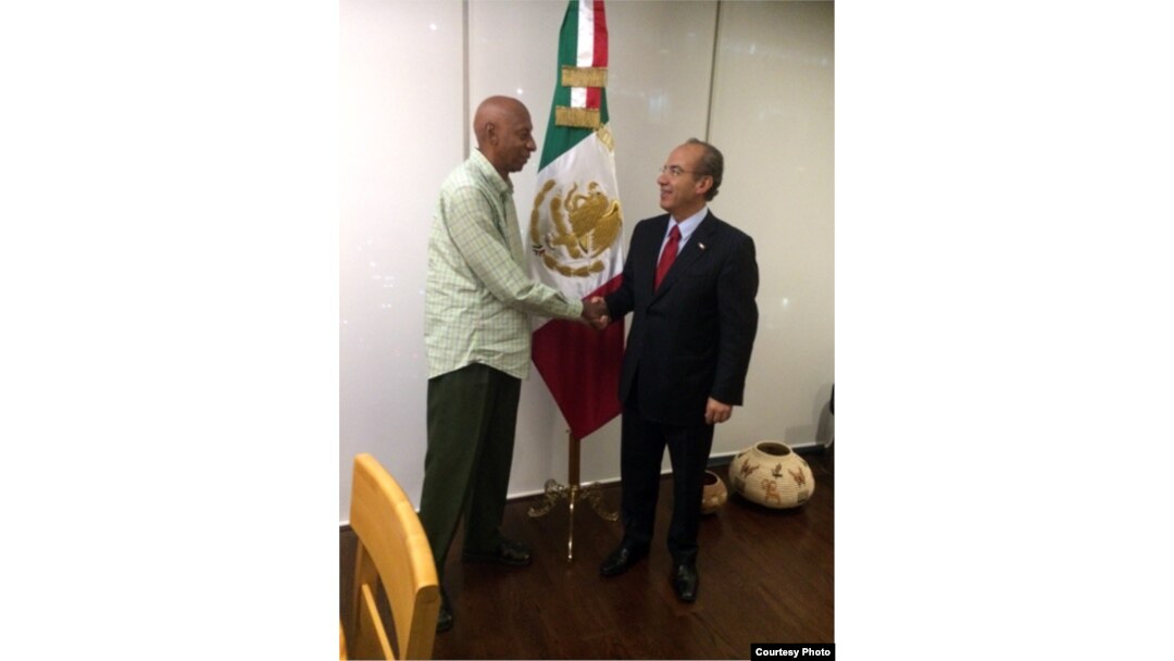 Guillermo Fariñas fue recibido por Felipe Calderón, ex presidente de México.