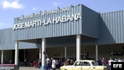  Cuba: disminuyen vuelos de EE. UU.