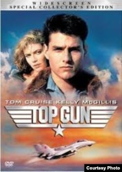 Cartel de la exitosa película Top Gun, con Tom Cruise y Kelly Mc Gillis. La parte 2 está en preparación.