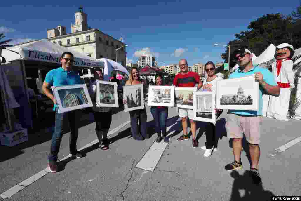 Un grupo de cubanos residentes en la Ciudad de Tampa presentan imágenes tomadas por la artista Taimi Carrero. 
