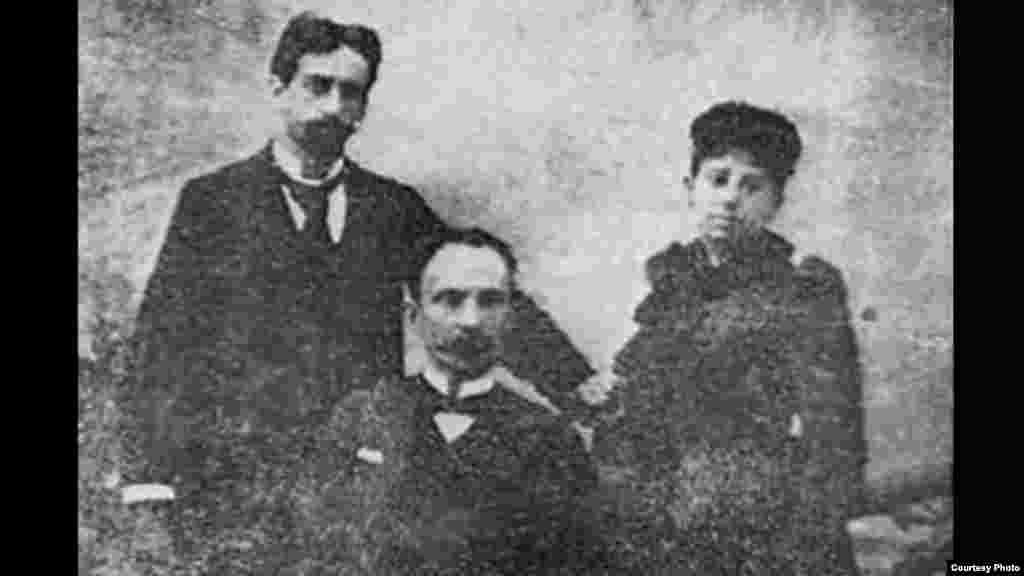 José Martí con su amigo Manuel Mantilla y la esposa de este.