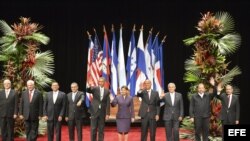 Archivo 2013.- Cumbre del Sistema de la Integración Centroamericana (SICA), a la que asistió el mandatario estadounidense, Barack Obama (c-i). 