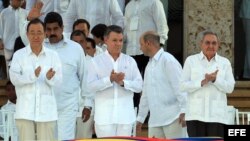 De (Izq. a der. ) secretario general de la ONU, Ban Ki-moon, Nicolás Maduro, Juan Manuel Santos y Raúl Castro durante la firma del acuerdo de paz.