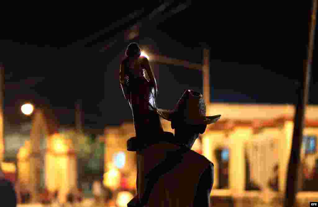 De noche en los predios de El Rincón, la víspera del día de San Lázaro.