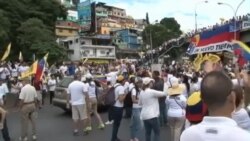 Oposición venezolana realiza masiva manifestación contra Nicolás Maduro