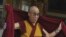 El líder espiritual tibetano, el Dalai Lama, fotografiado en el templo Tsuglakhang en Dharmsala, India.