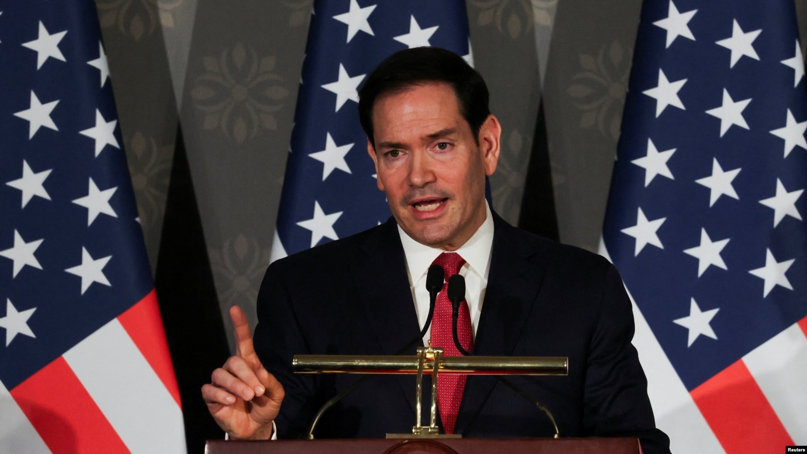 Rubio dice que Cuba necesita un camino irreversible hacia la democracia