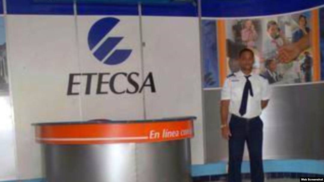 Estragos de Sandy en la sede de ETECSA en Santiago de Cuba