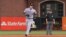 El cubano Yasmani Grandal pegó un jonrón con dos outs en el noveno capítulo frente a los Gigantes de San Francisco.