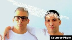 Los primos Maykel Delgado Aramburo (izq) y Harold Alcalá Aramburo (der) están cumpliendo una condena de cadena perpetua en Cuba por un hecho que no dejó heridos o muertos. (Foto de Facebook de Estrella Aramburo).