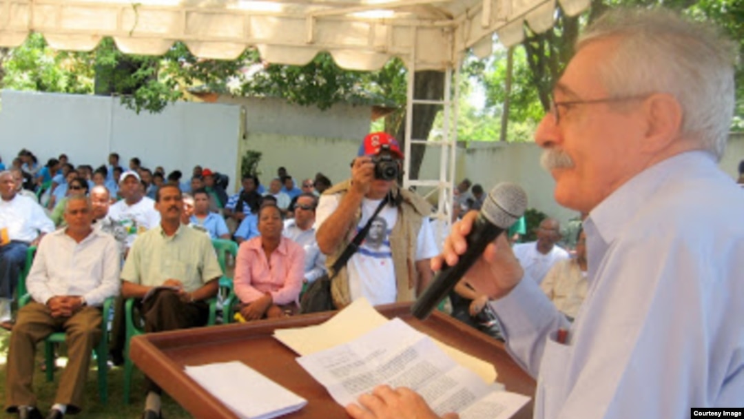 Embajador cubano en Paraguay Juan Domingo Astiasarán Ceballo. 