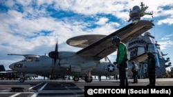 El USS Gerald R. Ford (CVN 78), el portaaviones más grande del mundo, está en combate con las fuerzas estadounidenses que apoyan la Operación Furia Épica.