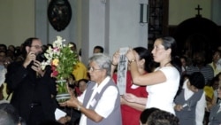 Piden a la virgen por los presos políticos 