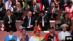 El presidente de Panamá, Juan Carlos Varela; el secretario general de la OEA, José Miguel Insulza; el presidente de Bolivia, Evo Morales; y la presidenta de Brasil, Dilma Rousseff (i-d), durante la inauguración de la Cumbre de las Américas (Panamá, 10 de abril, 2015).