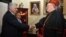 Miguel Díaz Canel saluda al cardenal Timothy Dolan, arzobispo de Nueva York, en la Catedral de San Patricio de esa ciudad estadounidense, durante su visita de 2008.